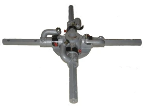 {{photo.Alt || photo.Description || 'Крестовина левая двухроторной затирочной машины Masalta MT836'}}