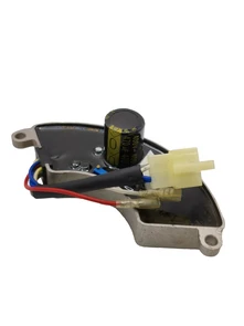 {{photo.Alt || photo.Description || 'AVR бензогенератора Энергомаш БГ-6500Э'}}